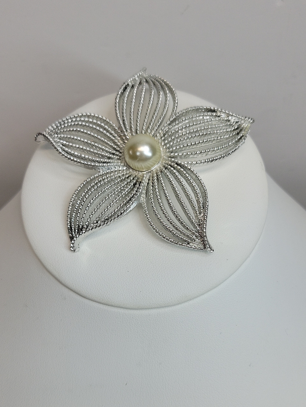Sarah Coventry Silver Floral Pearl Center Brooch